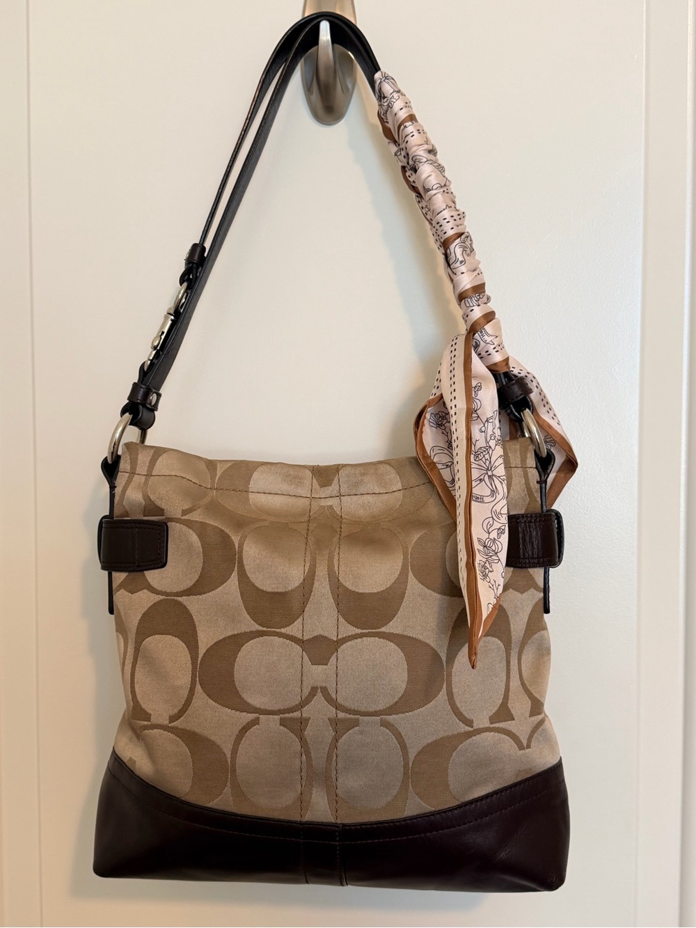 Y2K Aesthetic Coach Beige Signature Sateen Shoulder Bag with Brown Leather Trim - Picture 3 of 14